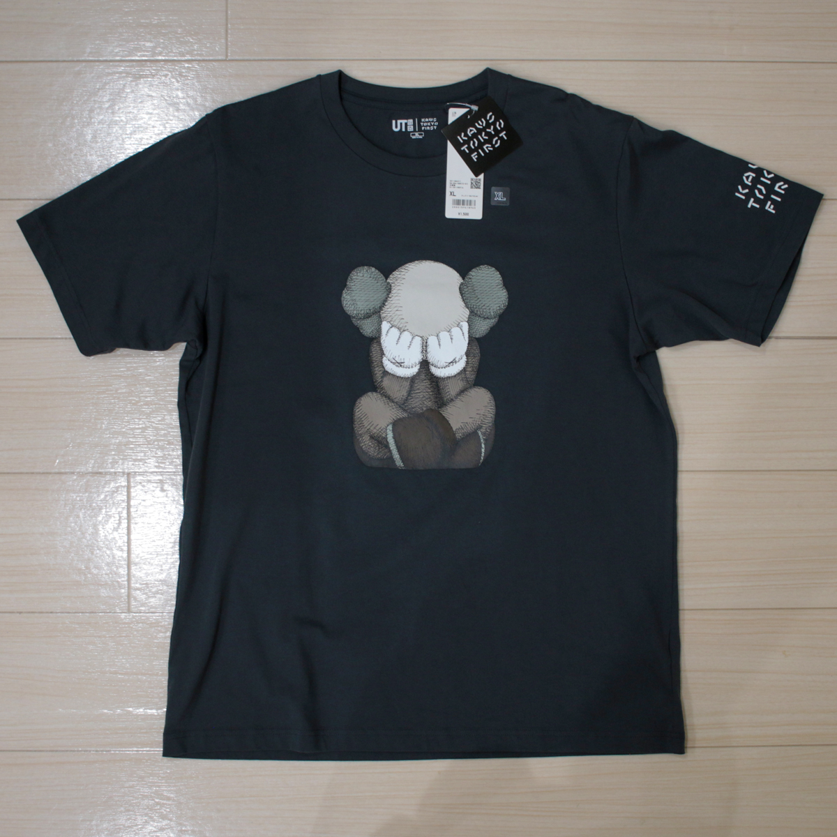 [未使用品/タグ付]UNIQLO/ユニクロ【カウズグラフィックTシャツ/サイズXL/ダークグレー/DARK GRAY/KAWS/UT】ゆうパケットポスト匿名配送_画像1