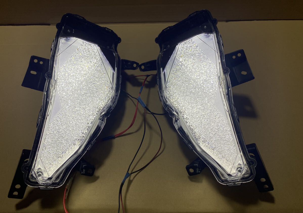 トヨタ純正　90ヴォクシー　LED デイライト　左右セット！_画像6