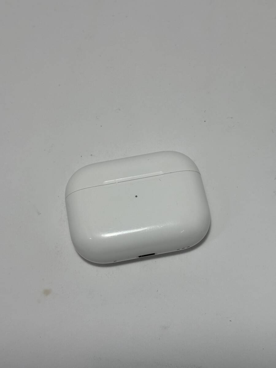 Apple アップル Airpods PRO 第二世代 A2700 充電ケース Bluetooth ワイヤレス イヤホン イヤフォン USED 中古 (R601