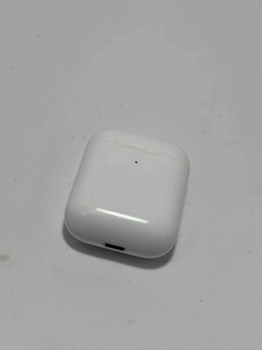 Apple アップル Airpods 第二世代 A1938 充電ケース Bluetooth ワイヤレス イヤホン イヤフォン USED 中古 (R601-C35の画像2