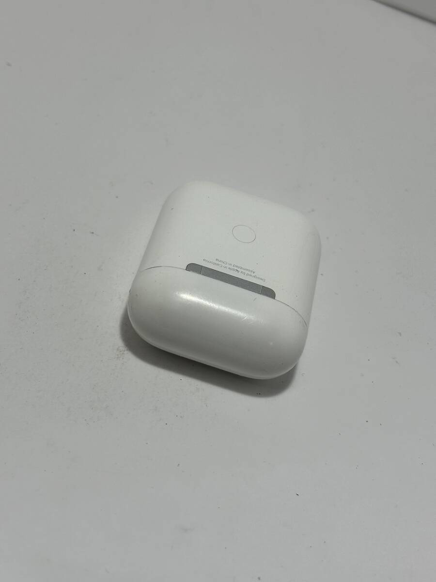 Apple アップル Airpods 第二世代 A1938 充電ケース Bluetooth ワイヤレス イヤホン イヤフォン USED 中古 (R601-C35の画像3
