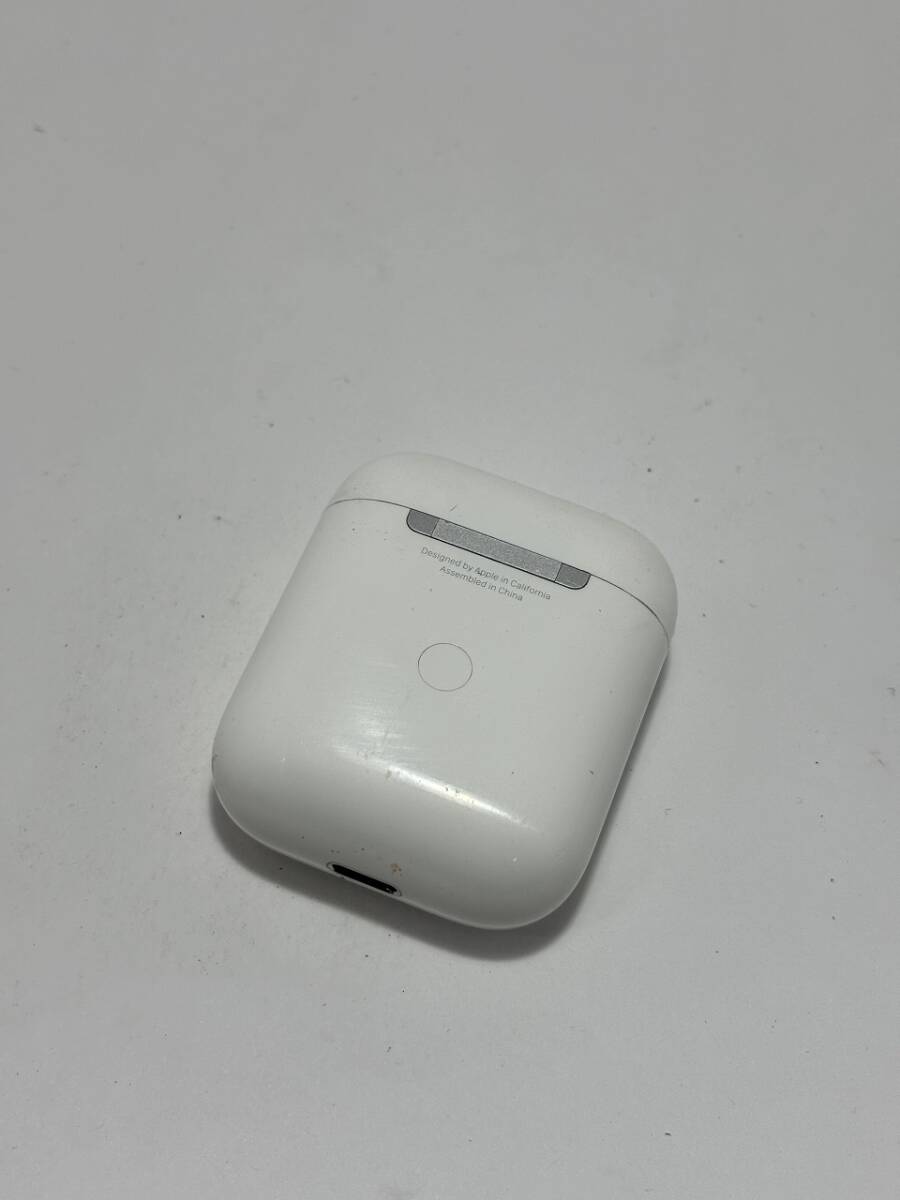 Apple アップル Airpods 第二世代 A1938 充電ケース Bluetooth ワイヤレス イヤホン イヤフォン USED 中古 (R601-C35の画像4