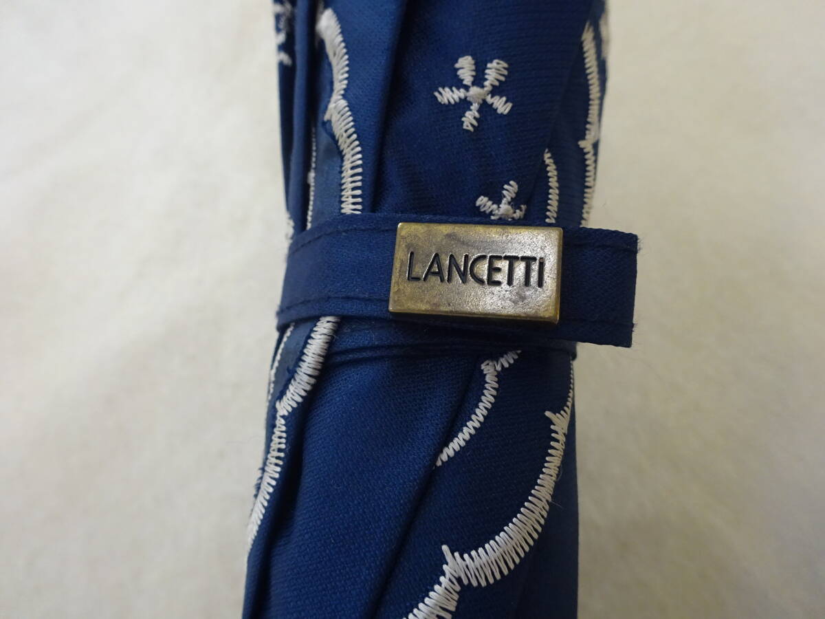 ( せ-A1-1097 )LANCETTI ランチェッティ 日傘 手開き式 防水加工 紺色 ネイビー 刺繍 花 全長約67～76cm 半径約48cm 田中久 中古の画像6