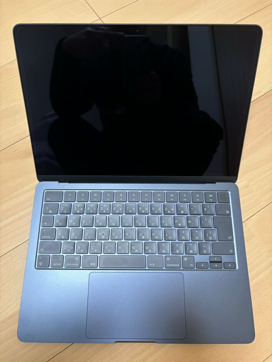 【美品】 アップル Apple MacBook Air 13インチ Apple M2チップ 8コアCPU 10コアGPU SSD1TBメモリ16GB ミッドナイトの画像3