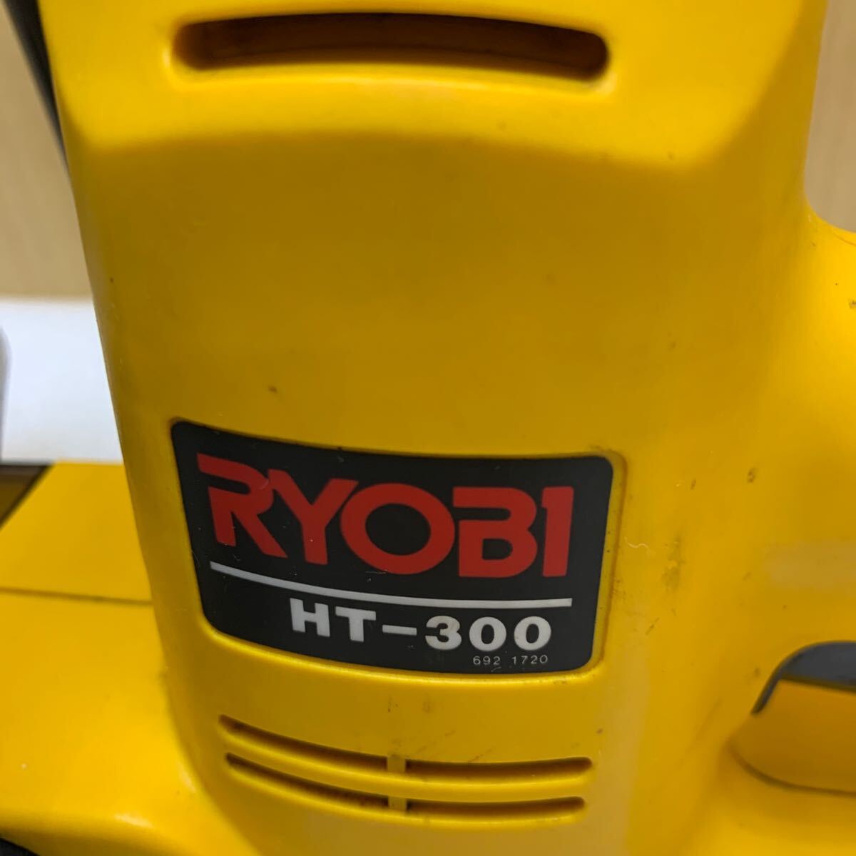 MK5740 RYOBI HT-300 ヘッジトリマー 生垣バリカン ヘッジトリマ リョービ　植木バリカン 動作確認濟み20240314_画像3