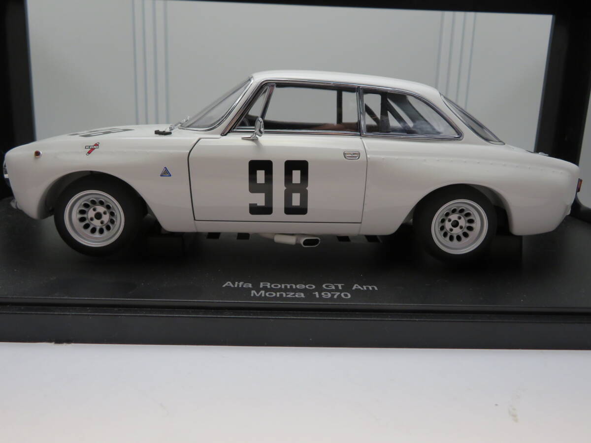 未使用　1/18 アルファロメオ GTAm '70 #98 モンツァ オートアート ALFA ROMEO GTAm N 98 MONZA 1970 HEZEMANS WHITE AUTOART 87004 _画像2