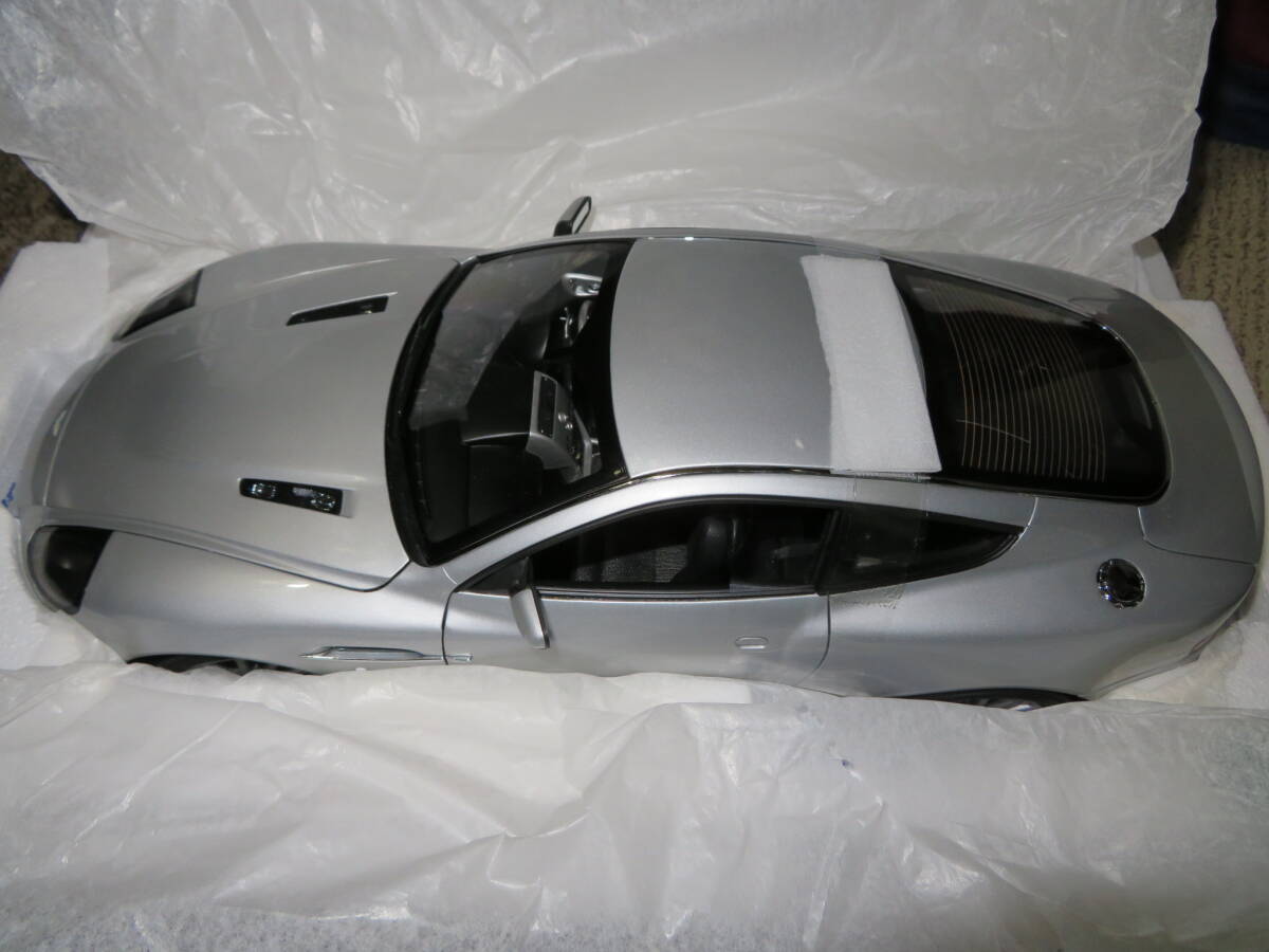 未使用 京商 1/12 アストンマーティン V12 ヴァンキッシュ 08603S2 KYOSHO Aston Martin V12 Vanquish_画像1