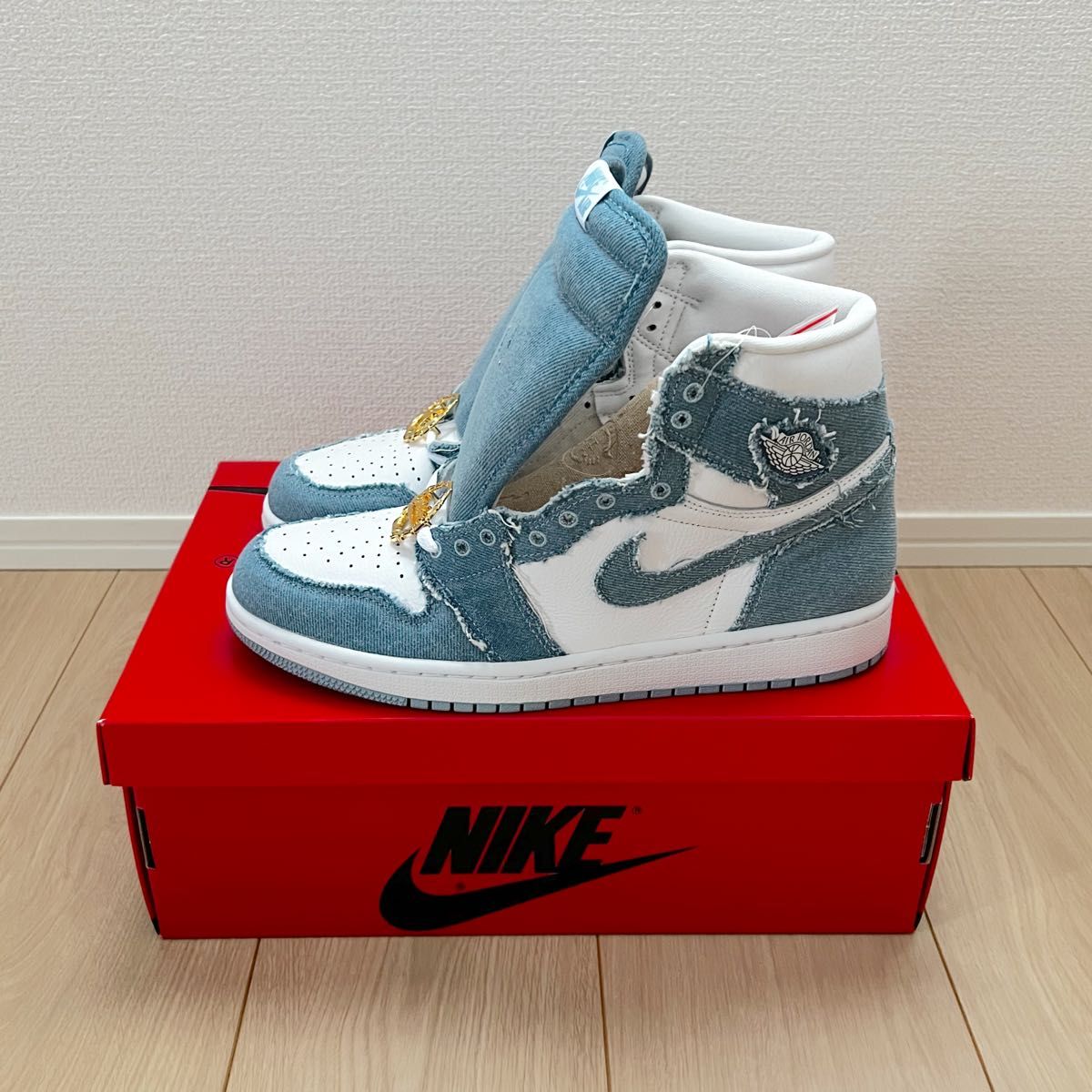 Nike WMNS Air Jordan 1 High OG Nike WMNS Air Jordan 1 High OG