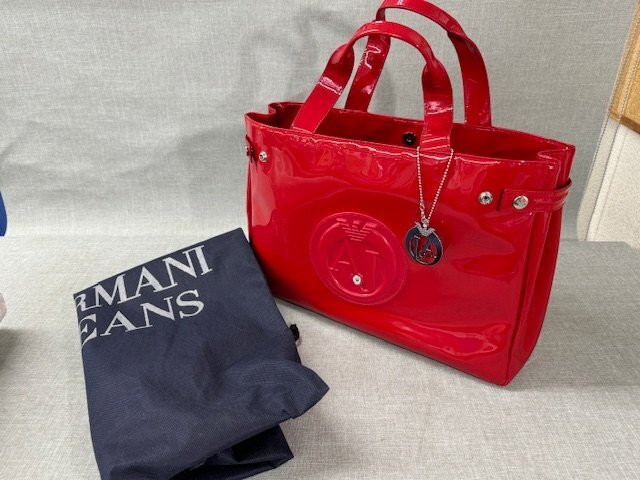 【中古品】ARMANI JEANS　アルマーニジーンズ　エナメルハンドバッグ　一部変色あり (管理番号049104）_画像2