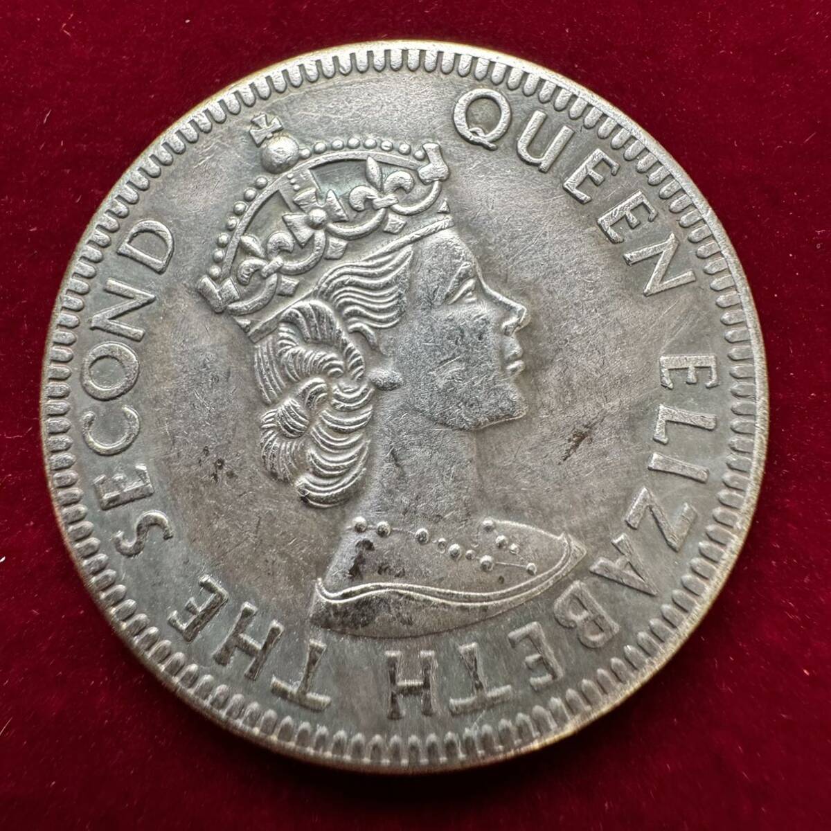 イギリス 硬貨 古銭 エリザベス女王 1965年 英領カリブ海領土国章 英領リーワード諸島国章 英領ウィンドワード諸島紋章 コイン 銀貨 の画像2