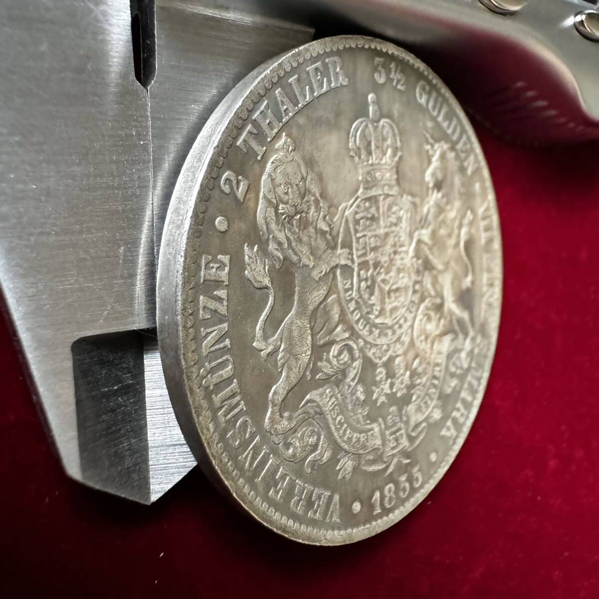 イギリス ヴィクトリア女王 硬貨 古銭 1887年 「MDCCCLXXXVII」銘 王章 国花 ライオン ユニコーン クラウン コイン 銀貨 外国古銭 海外硬貨の画像3