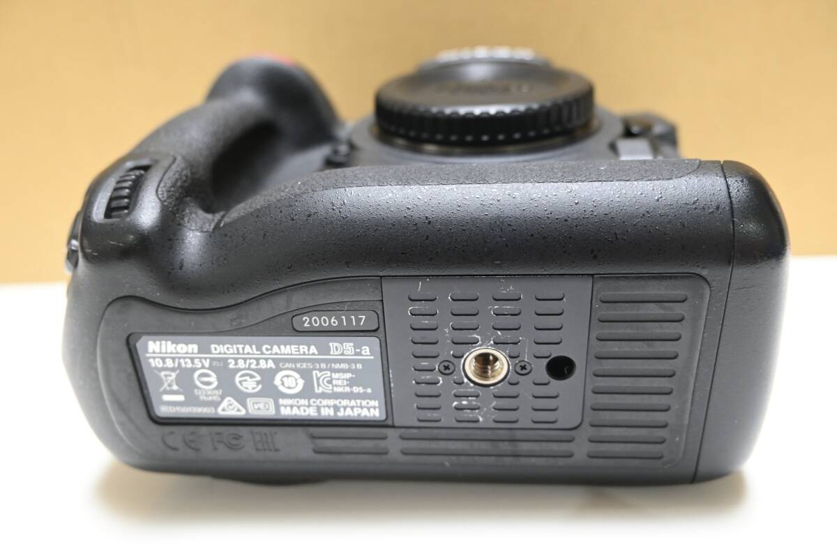 【良品】NIKON D5 XQD-Type ボディ_画像5