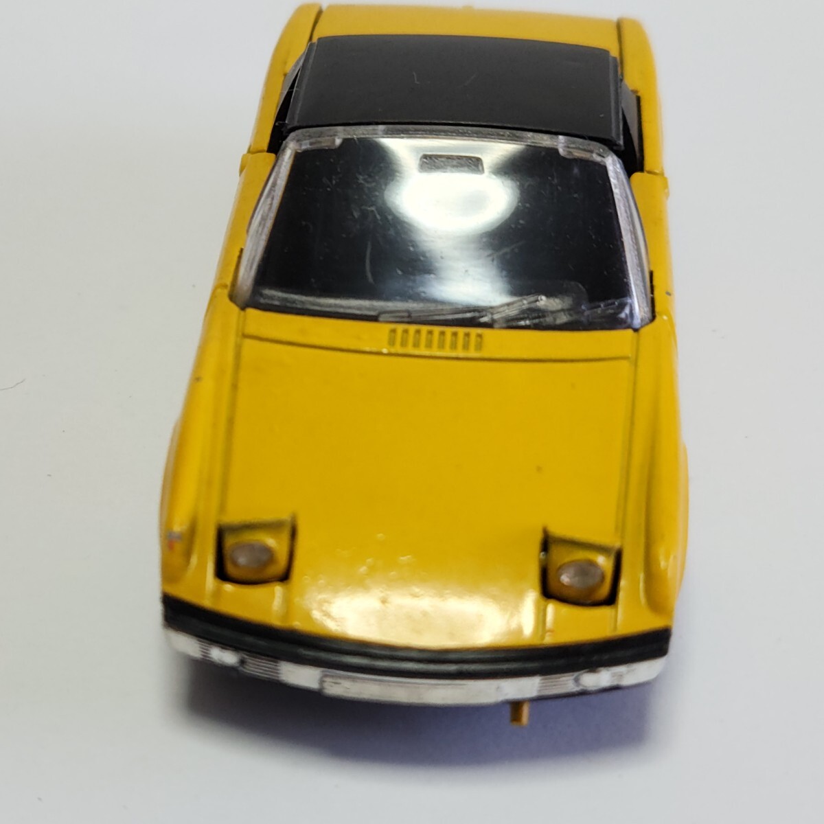 希少 レア ミニカー SOLIDO PORSHE 914/6 1/43 MADE IN FRANCE ソリド ポルシェ 全長10cm イエロー の画像2