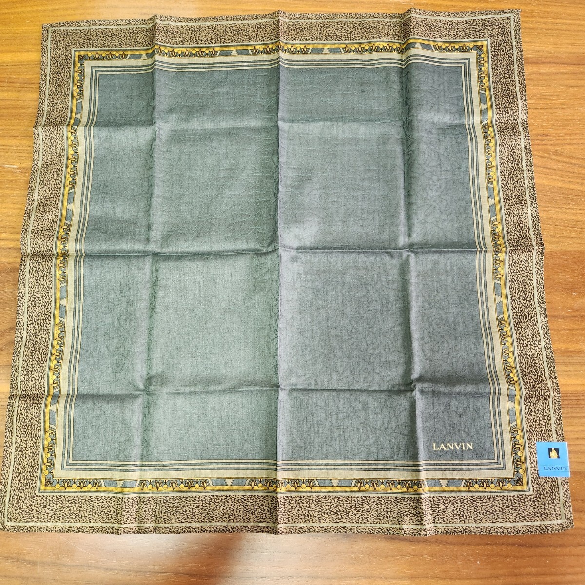 新品 未使用 LANVIN ランバン ブランド ハンカチ 綿100 % 50cm ×50cm 日本製_画像1