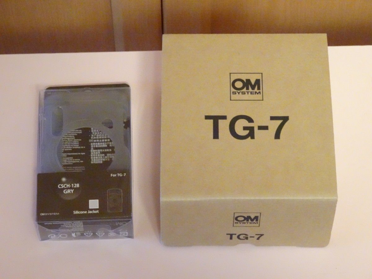 OM SYSTEM Tough TG-7 （ブラック） 新品未使用 シリコンジャケット CSCH-128 GRY付
