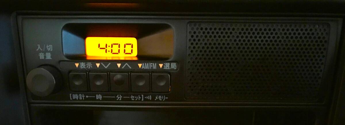 ダイハツ 純正 1DIN AM / FM ラジオ スピーカー内蔵 デッキ 86120-B2040 S320V S321V S331V ハイゼットカーゴ 等の画像4