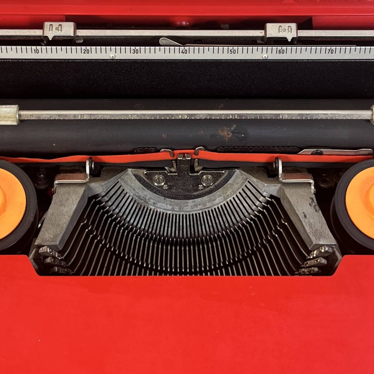 olivetti VALENTINE タイプライター オリベッティ バレンタイン Ettore Sottsass エットーレソットサス メンフィス MoMA 赤バケツ 現状品 の画像3
