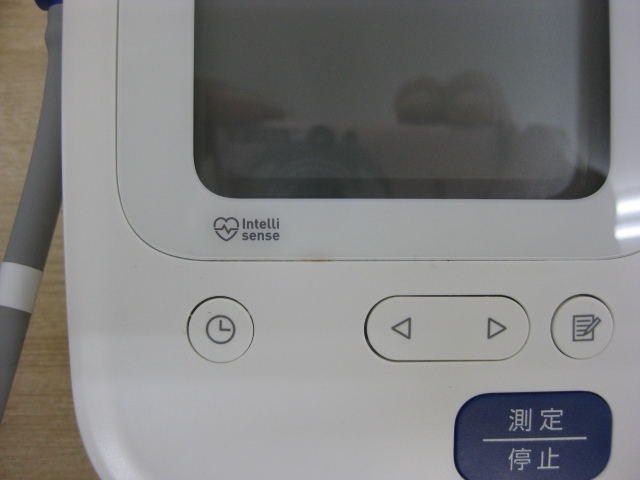 OMRON オムロン 上腕式血圧計 HCR-7104 自動電子血圧計 直接引取（東大阪）歓迎_画像6