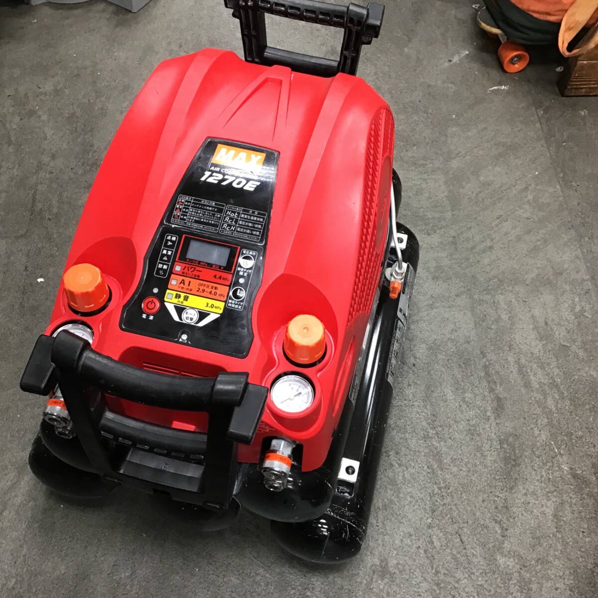 アネスト岩田 TLP75EG-14 M6 中圧 10馬力 給油式 レシプロ アネスト岩田 TLP75EG-14 M6 中圧 10馬力 給油式 レシプロ