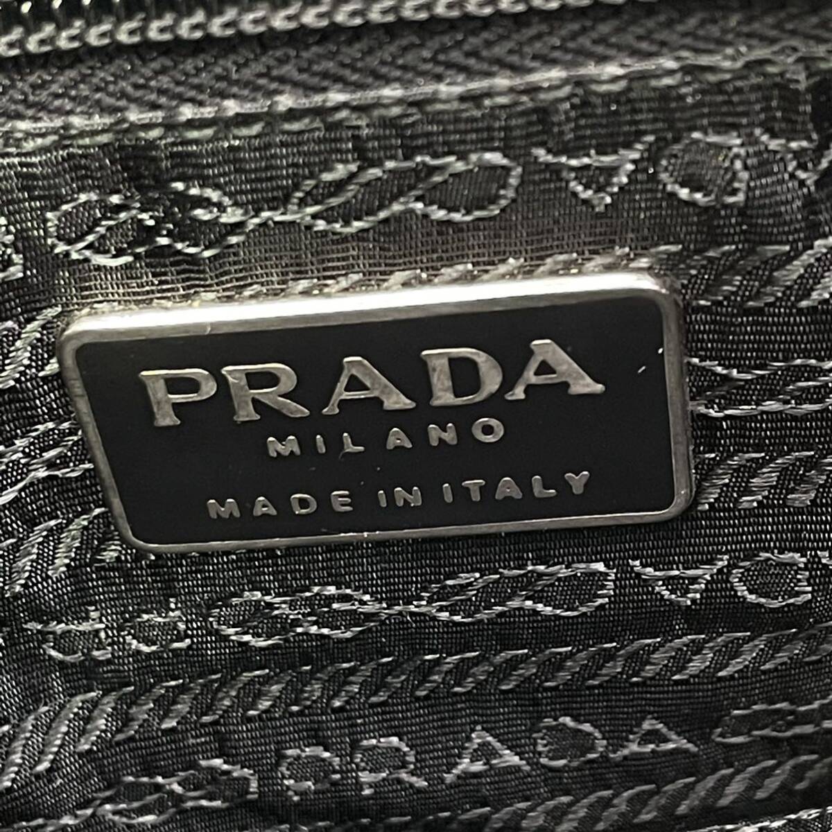 美品!!PRADA プラダ 7 ハンドバッグ C28-59の画像4