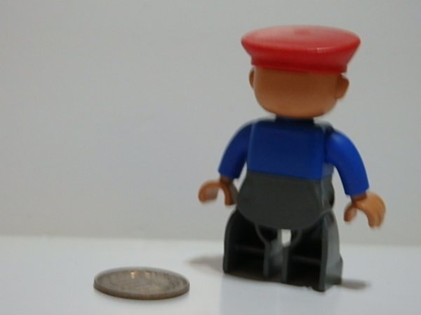 ＃2177　レゴデュプロ　人形　赤い帽子の駅員　車掌＃フィグ_画像2
