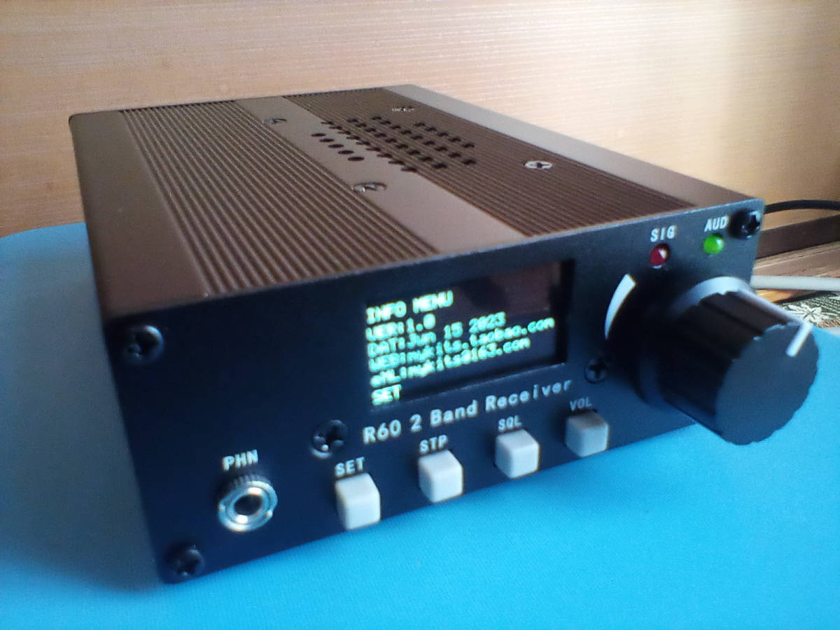 05[ AIR BAND ] R60 2BAND RECEIVER　キット　完成品　AIR 118 - 136MHz, FM 88-108MHz　簡単な日本語取扱説明書付