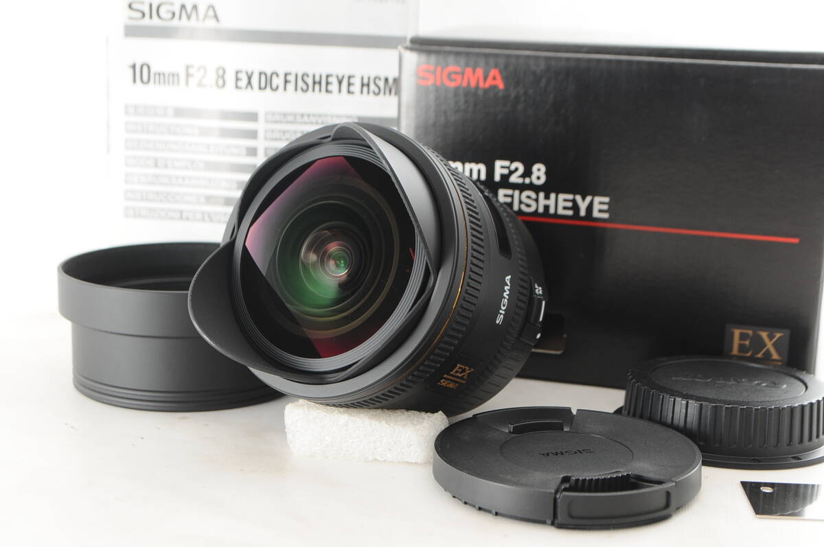 ★新品級★ SIGMA シグマ 10mm F2.8 EX DC FISHEYE HSM Canon 元箱 付属品満載★清潔感溢れる綺麗な外観! カビ・クモリなし! 完動品!