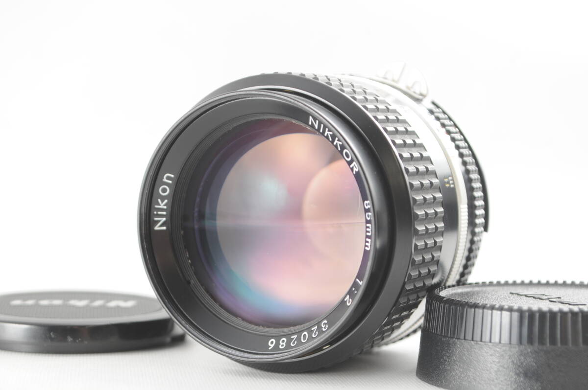 ★超美品★ Nikon ニコン Nikkor 85mm F2 Ai-s 単焦点レンズ 付属品付 ★清潔感溢れる綺麗な外観! カビ・クモリなし! 細かく動作確認済!