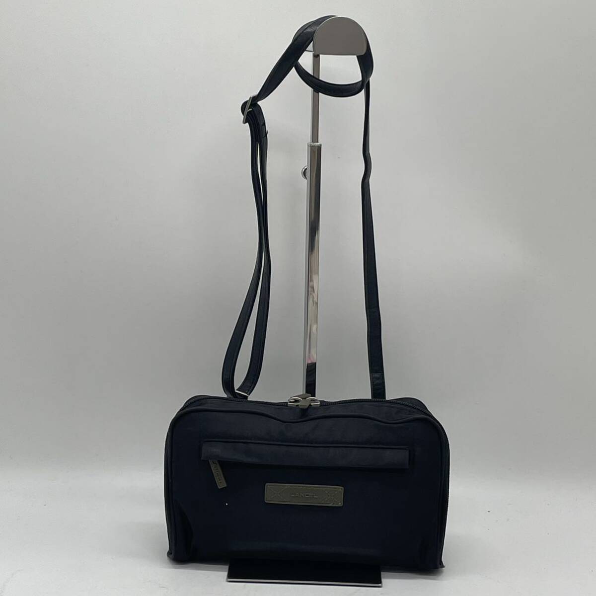 ★BN3751● LANCEL ランセル ショルダーバッグ ポシェット 鞄 バッグ かばん 斜め掛け 肩掛け ブラック ナイロン_画像1