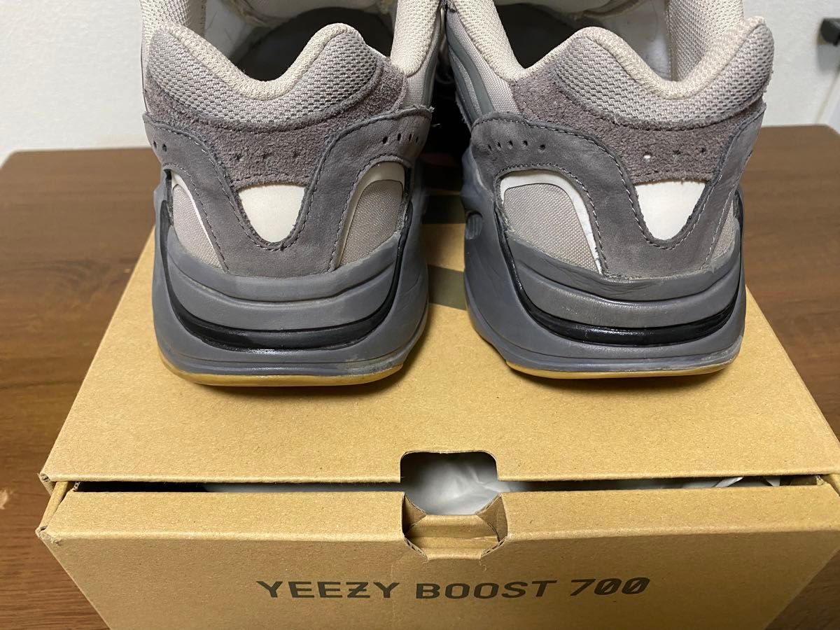 イージー ブースト YEEZY BOOST 700 V2 TEPHRA 27.0