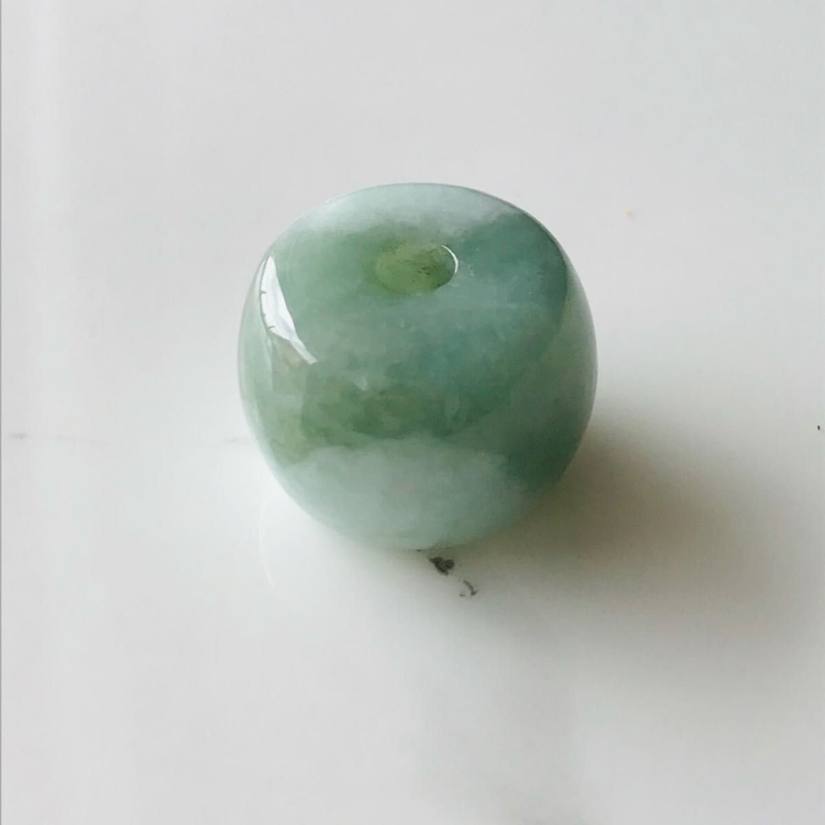 [P210-921] ジェイド　JADE  ヒスイ　本翡翠　ペンダント　ミャンマー産　ホワイト　ライトグリーン　楕円玉