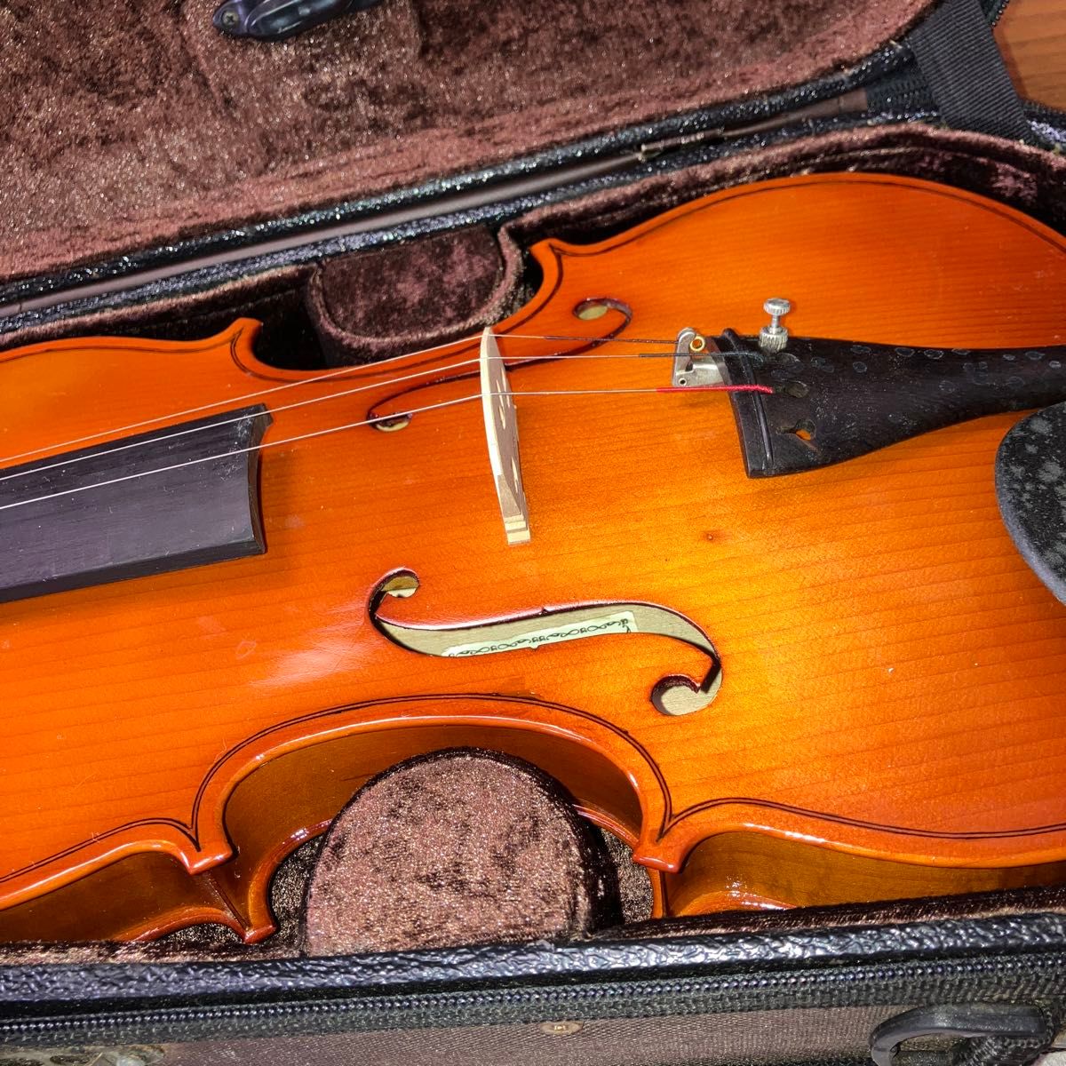 ヴァイオリン ハードケース、弓、換えの弦付き