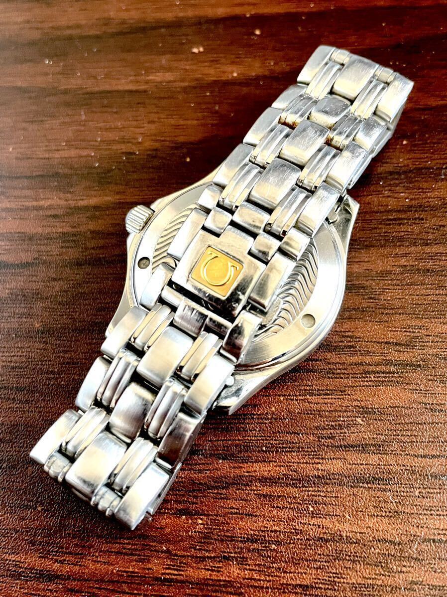 作動中！綺麗な時計です！オメガシーマスタークォーツ120mメンズ！オメガ純正オリジナルブレス！裏蓋シーホースも綺麗です。_画像7