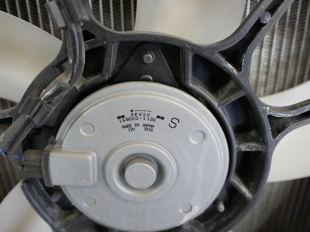 ■B-1465■H27年◆LA600S 前期 タント■X SA■KF-VE4■電動 ファン 付き ラジエーター コンデンサー セット■P-5_画像2