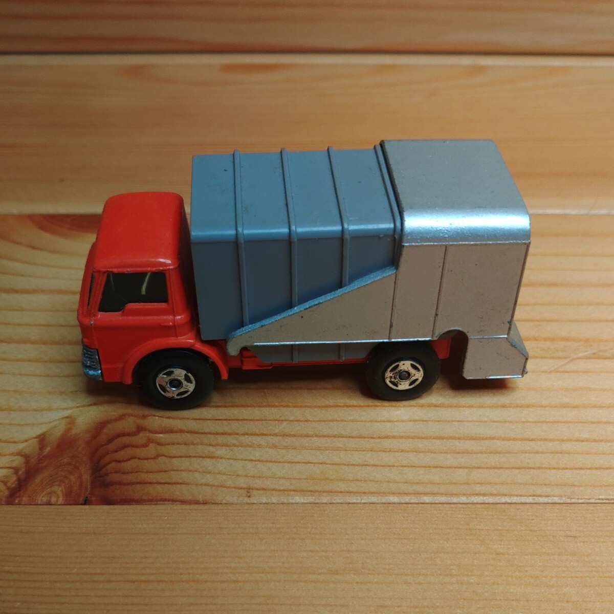 MATCHBOX マッチボックス No.7 FORD REFUSE TRUCKミニカーkaz_画像1