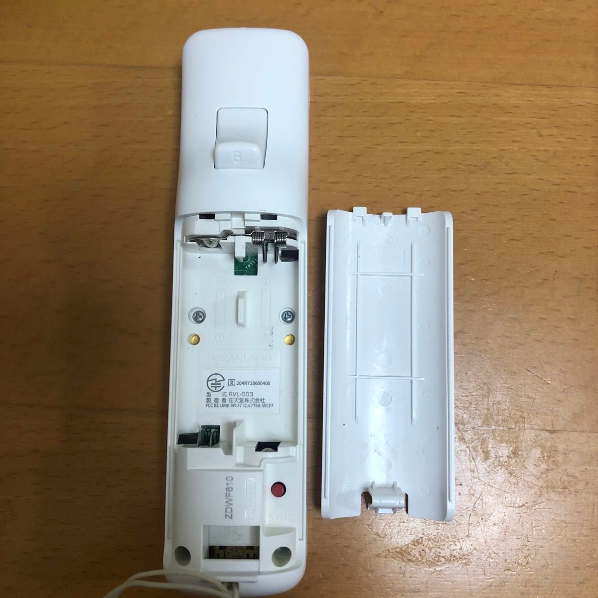 【匿名　送料無料】家庭用ゲーム機　任天堂Wiiリモコン290-6