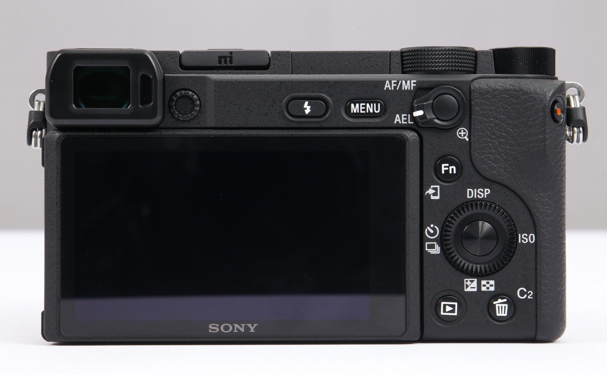 【 新品同様 | ショット数400回 】 SONY α6400 パワーズームレンズキット ILCE-6400L ブラック 【 SDカード 32GB・プロテクター 付属 】_画像9