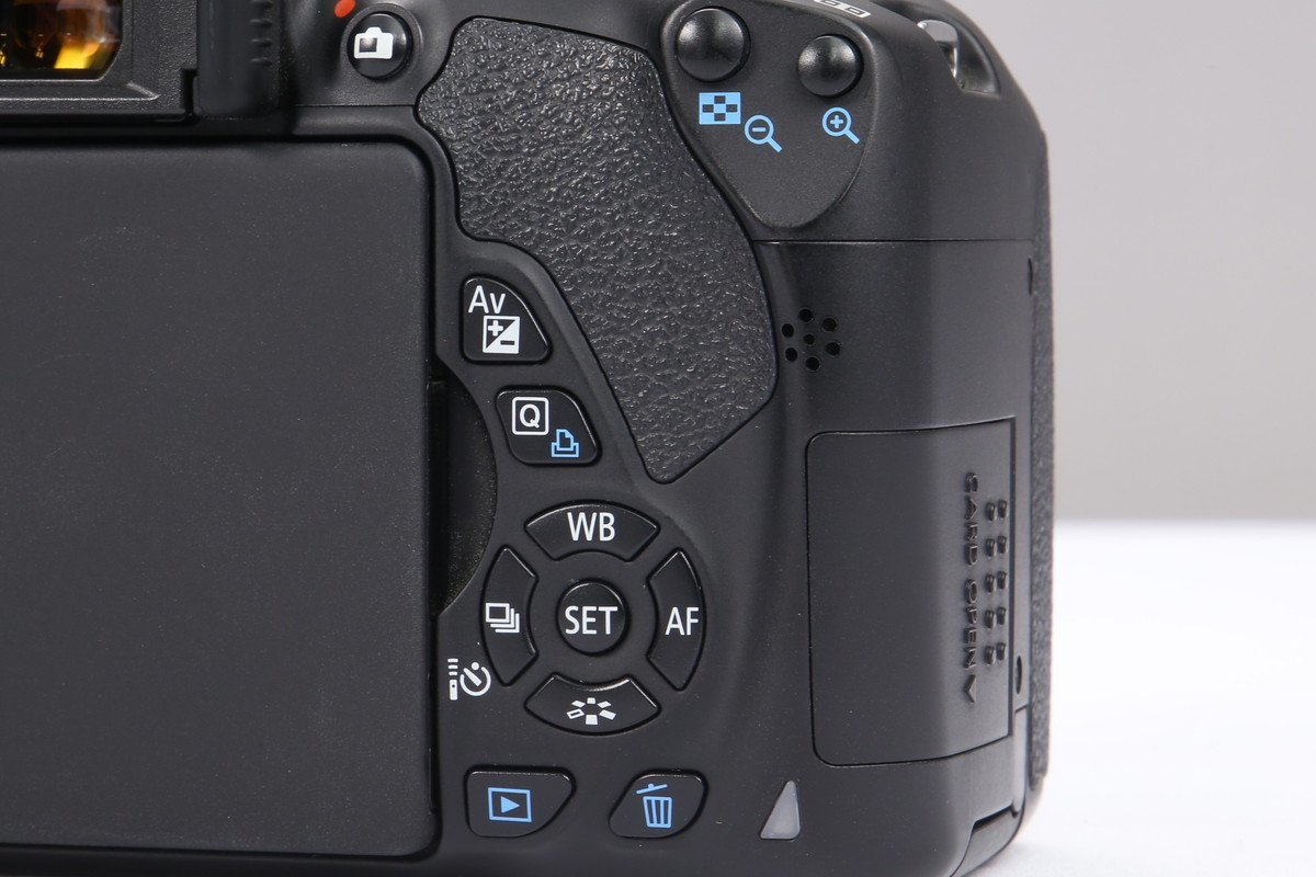 【 良品 | 動作保証 】 Canon EOS Kiss X6i EF-S18-55 IS II レンズキット 【 シャッター数 8200回 | カメラバッグ・フード 追加付属 】_画像9