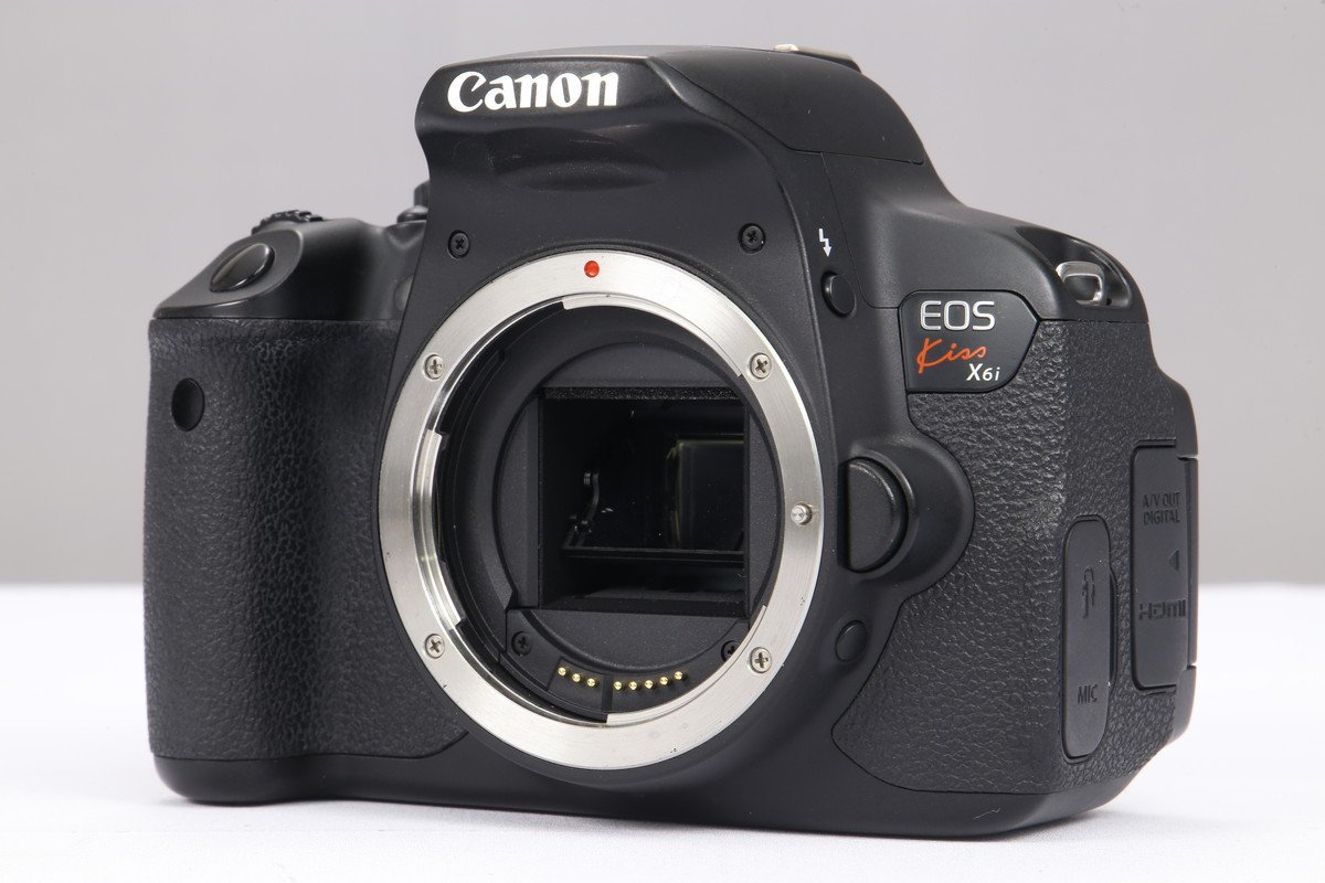 【 良品 | 動作保証 】 Canon EOS Kiss X6i EF-S18-55 IS II レンズキット 【 シャッター数 8200回 | カメラバッグ・フード 追加付属 】_画像4