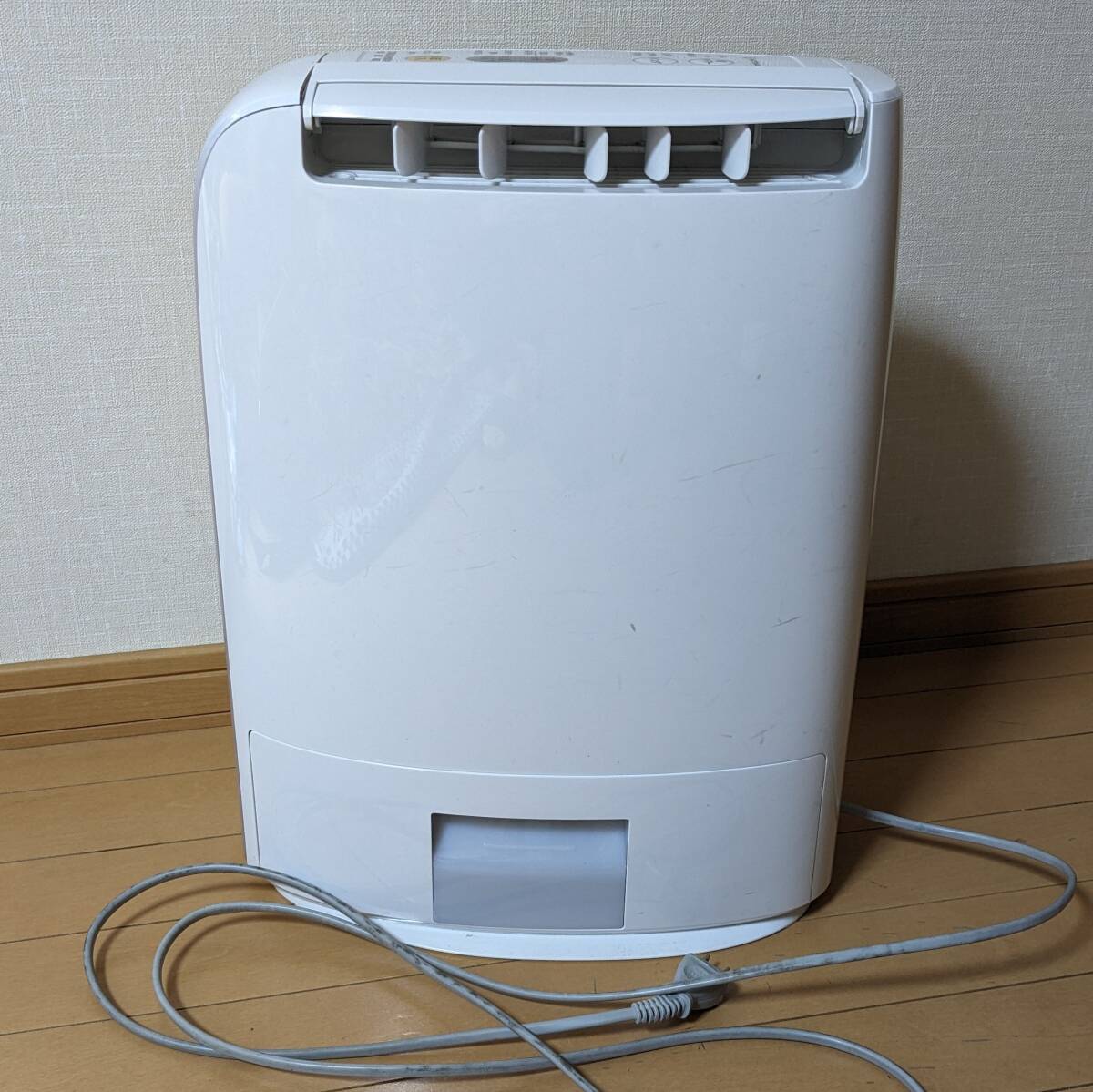 中古品【Panasonic】 パナソニック 衣類乾燥除湿機 F-YZL60 白 ピンク 2015年製の画像1