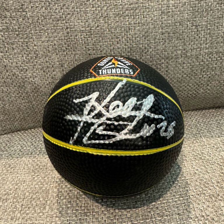 ke-re pig -z ski player autograph ball Gunma k rain Thunder zKALEB TARCZEWSKI. number 25