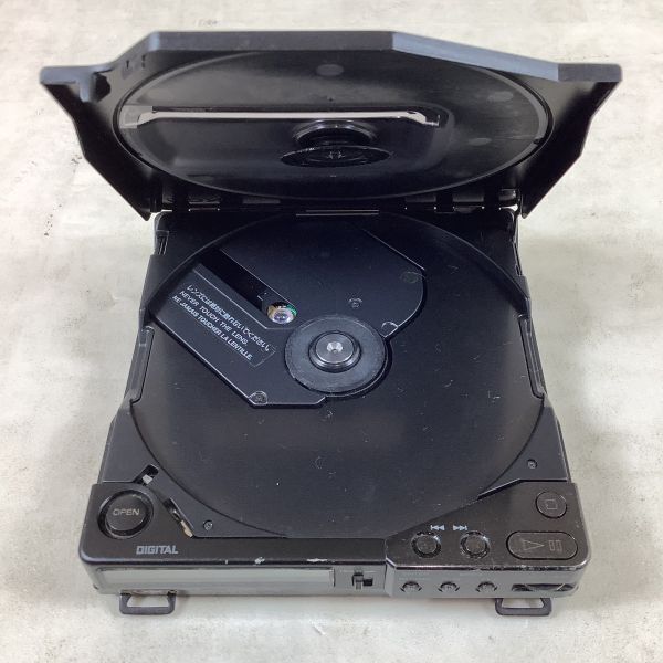 C5022[ compact ][JUNK] SONY| Sony. Discman. disk man. D-250. # battery pack. BP-100. portable CD player 