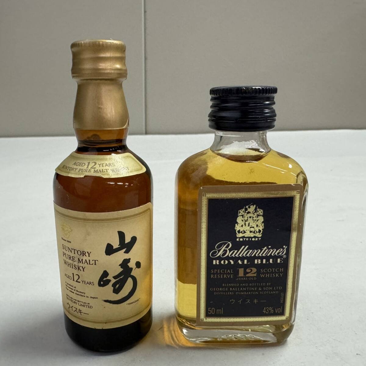 B2720(042)-148/AS3000　【千葉県内のみ発送】酒　２本まとめ ミニボトル SUNTORY WHISKY 山崎 12年 43％50ml/Ballaantine's 12年 43％50ml_画像1