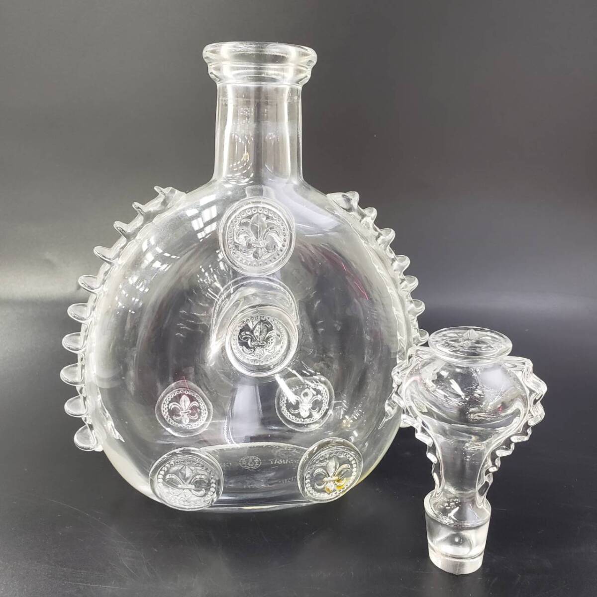 M26370(042)-602/NJ3000　REMY MARTIN　空ボトル　レミーマルタン　Baccarat Crystal　バカラクリスタル　700ml容器　替え栓付き　_画像1