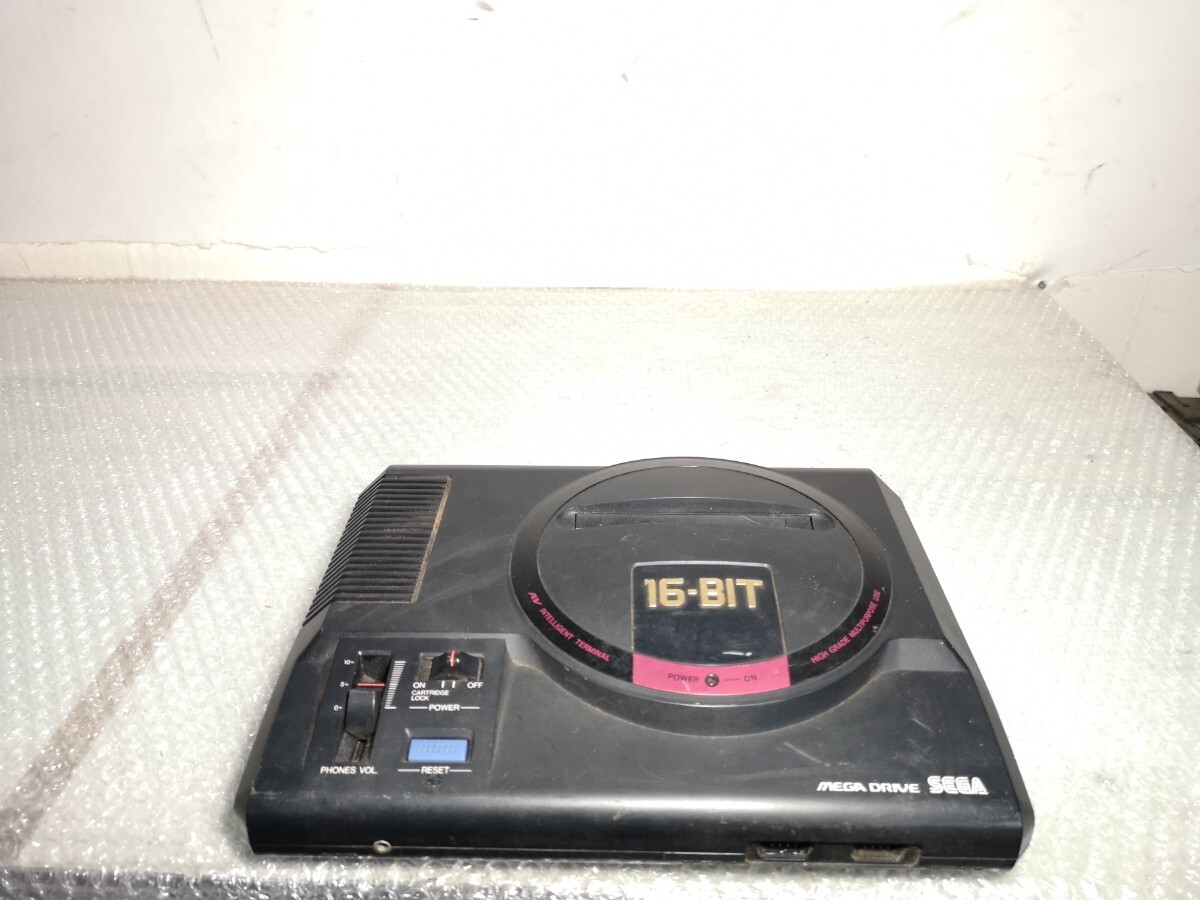 SEGA HAA-2510 メガドライブ ゲーム機本体のみ ジャンク扱い SEGA HAA-2510 メガドライブ ゲーム機本体のみ ジャンク扱い
