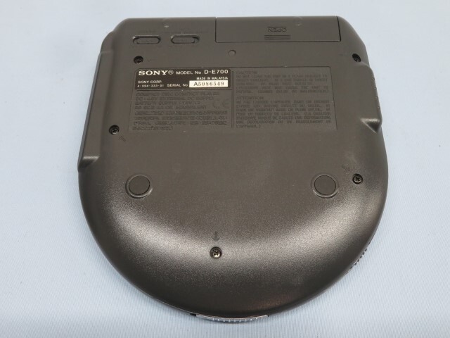 ■SONY D-E700 CDプレーヤー ホワイト CD WALKMAN ソニー ウォークマン 電池 リモコン イヤホン付き 動作品 92077■！！_画像4