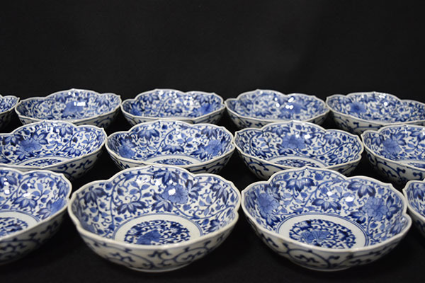 [ light .] skillful *.. 10 year * Edo middle period [ old Imari * blue and white ceramics .. Tang . writing *4 size pot *19 customer ]. luck seal *15 customer less scratch ①