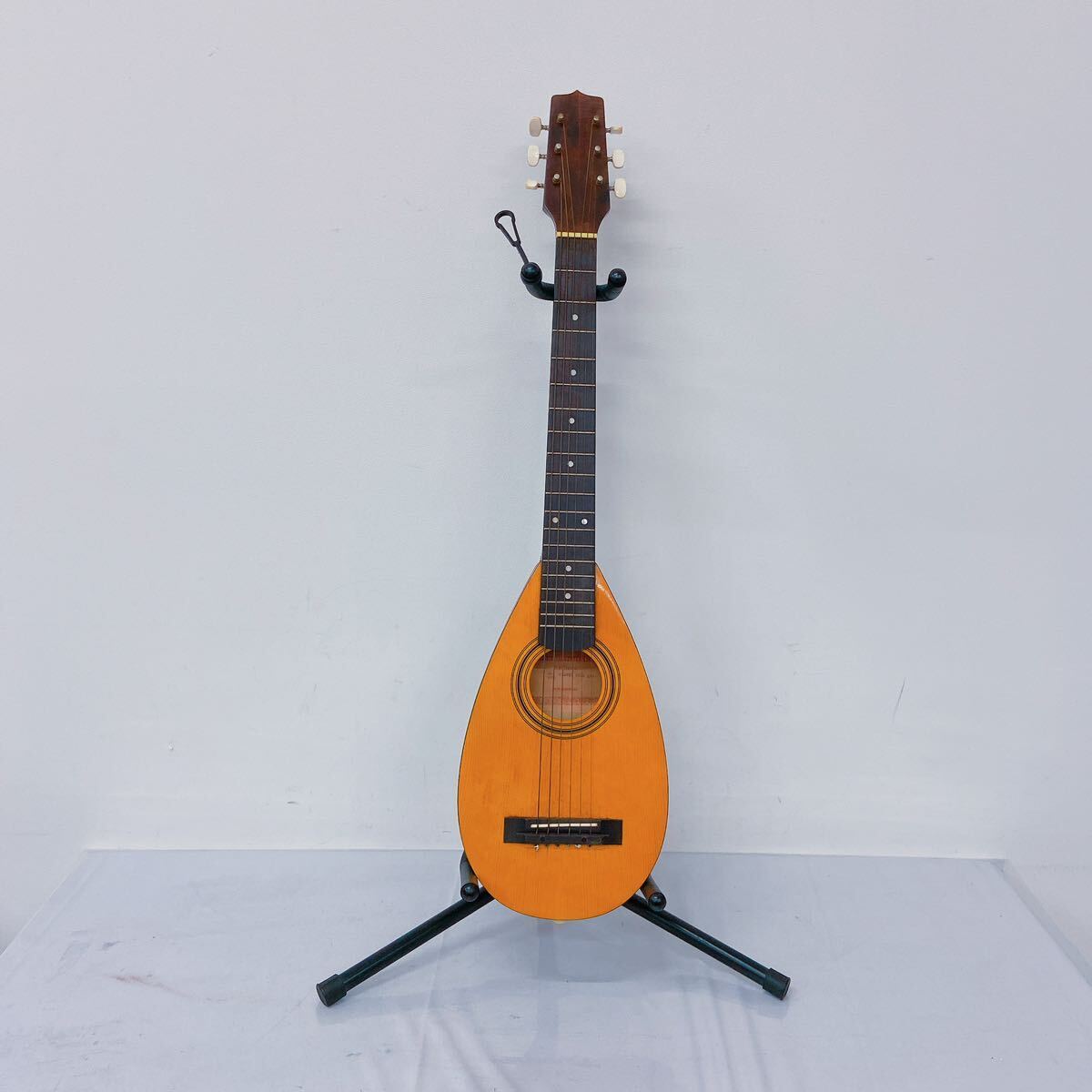 3A025 REGHIN レジン travel guitar トラベルギター コンパクトギター ルーマニア製 弦長 62.5 ナット幅 4.5 (全て約cm) 素人採寸_画像2
