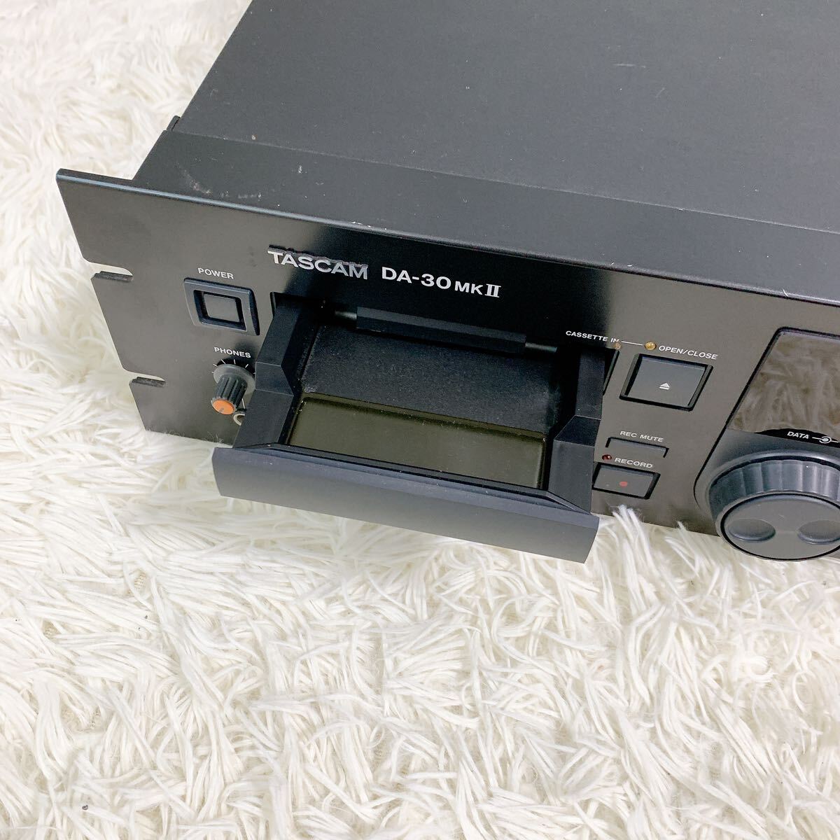 TASCAM DA-30MKⅡ タスカム DATデッキ 通電OK オーディオ機器 ジャンクの画像4