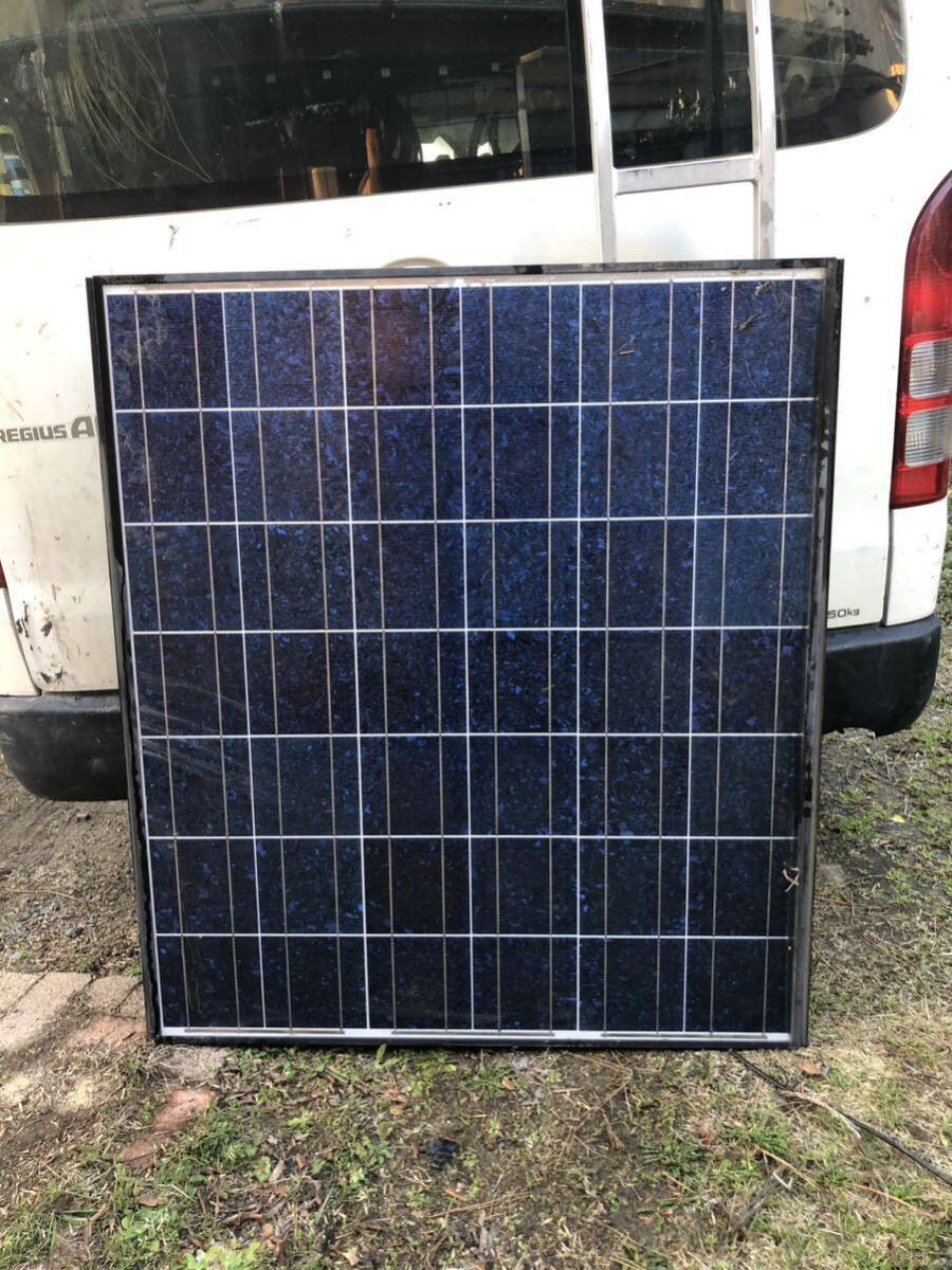 中古2003年製造京セラ太陽光発電パネルR136、136w25vケーブル無事です。とりあえず現状動作品です。_製品寸法112×99×4センチ重さ約13kg